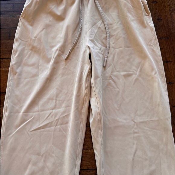 Lululemon On The Fly Pants Beige Size 4 | Lightweight Travel Joggers - Picture 4 of 4
